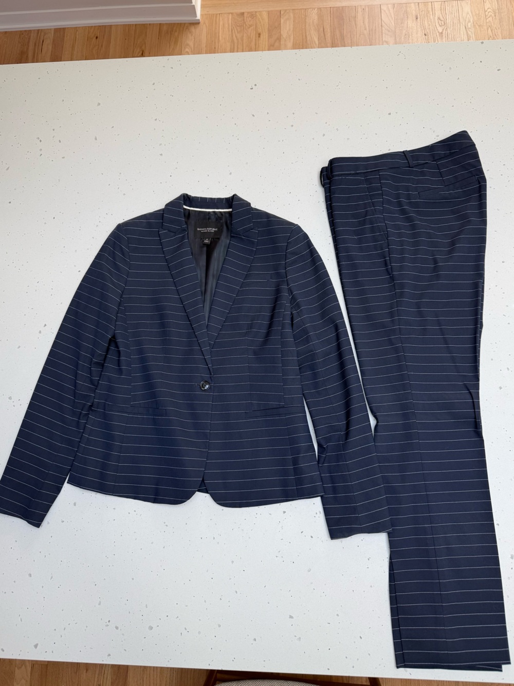 Banana Republic Navy Striped Suit Set Blazer 4 Pants 6 Unaltered